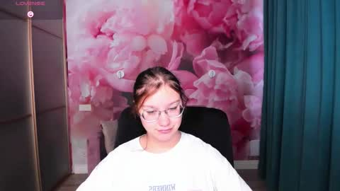 AngelinaLow online show from 19, 10, 2025