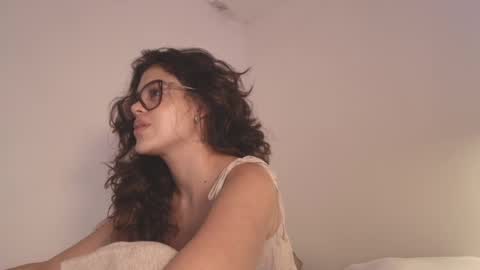 Snapshot of angelinarosss_ chatting on 18, 5, 2026 online show from 18, 5, 2026
