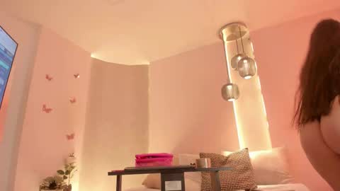 Angeline  online show from 26, 11, 2025