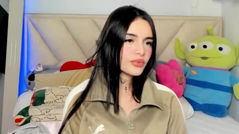 Snapshot of angeline__smith chatting on 4, 3, 2025 Angeline Smith online show from 4, 3, 2025