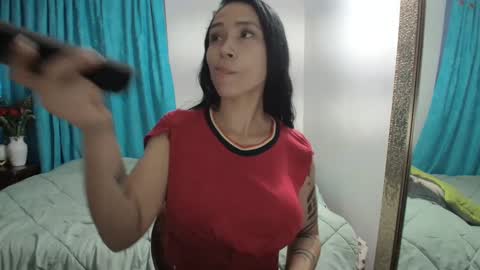 Snapshot of angellaisabella chatting on 21, 1, 2025 ANGELA ISABELLA online show from 21, 1, 2025