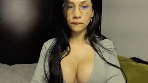  ANGELA ISABELLA  online show from 7, 11, 2025