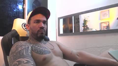 angellatino0 online show from 4, 1, 2025