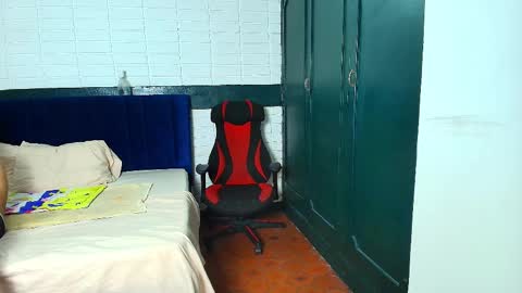 Angelldustt  online show from 28, 10, 2025