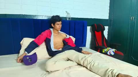 Angelldustt  online show from 29, 10, 2025