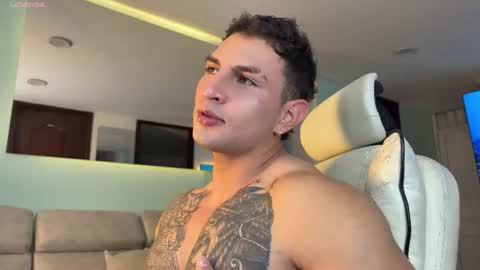 Snapshot of angeloferro1 chatting on 30, 6, 2026 Angelo Ferro online show from 30, 6, 2026