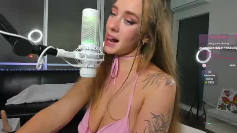 Snapshot of angelpaull chatting on 11, 12, 2024 Angel online show from 11, 12, 2024