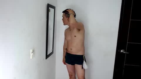 Snapshot of angels_0001 chatting on 5, 3, 2025 angels_0001 online show from 5, 3, 2025