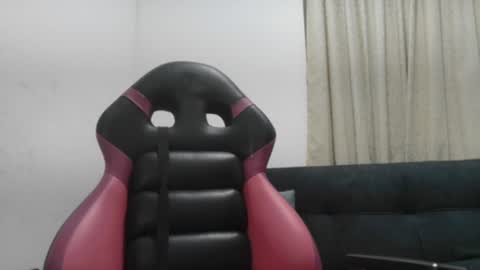 Snapshot of angels_chat chatting on 1, 7, 2026 ivanna online show from 1, 7, 2026