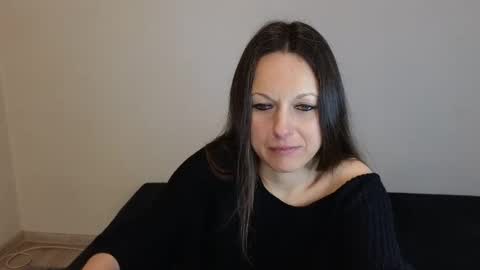 Giulia online show from 1, 2, 2026