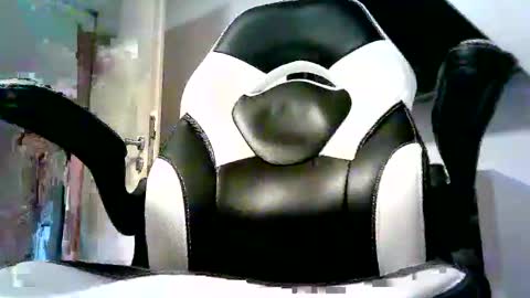 Snapshot of angeluscam chatting on 18, 11, 2025 angeluscam online show from 18, 11, 2025