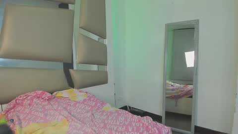 Snapshot of angely_js chatting on 8, 3, 2025 angely_js online show from 8, 3, 2025
