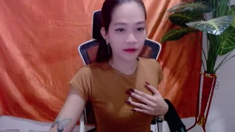 Snapshot of angelyn_slim chatting on 24, 5, 2026 angelyn_slim online show from 24, 5, 2026