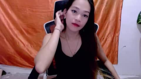 Snapshot of angelyn_slim chatting on 6, 6, 2026 angelyn_slim online show from 6, 6, 2026