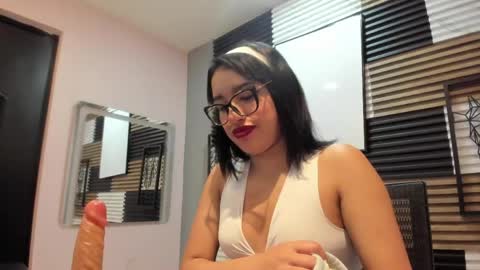 angelytorres_ online show from 30, 4, 2026