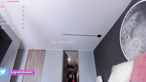 Snapshot of angie_mcqueen chatting on 29, 12, 2024 angie online show from 29, 12, 2024