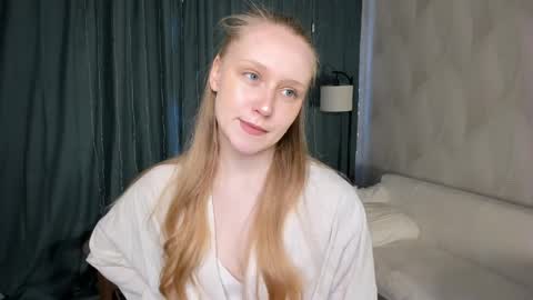 Snapshot of anhedney chatting on 6, 4, 2026 Violet online show from 6, 4, 2026