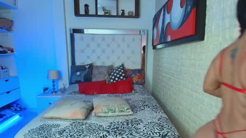 laura  online show from 24, 12, 2024