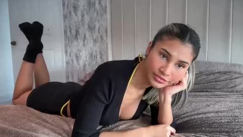 Snapshot of aniishaa chatting on 12, 3, 2025 anisha online show from 12, 3, 2025