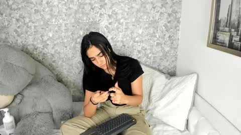 Snapshot of anika_h chatting on 2, 5, 2026 anika_h online show from 2, 5, 2026