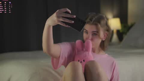 AnishaVivo online show from 20, 12, 2025