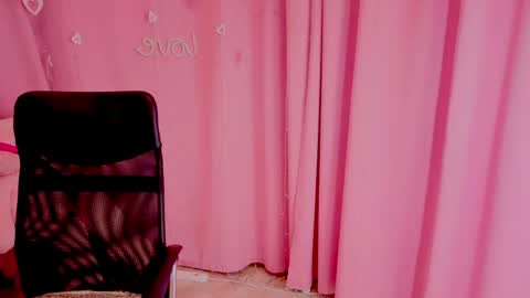 Snapshot of aniskyy chatting on 29, 4, 2026 Anni online show from 29, 4, 2026