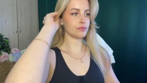 Snapshot of anita_blairr chatting on 18, 5, 2026 Anita online show from 18, 5, 2026