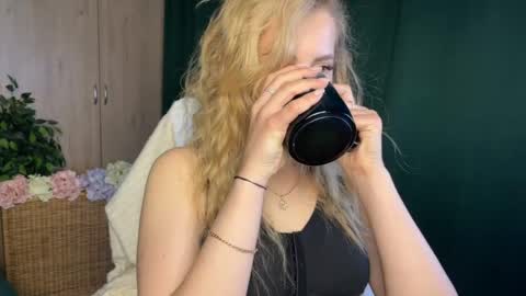 Snapshot of anita_blairr chatting on 22, 5, 2026 Anita online show from 22, 5, 2026