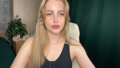 Snapshot of anita_blairr chatting on 2, 6, 2026 Anita online show from 2, 6, 2026
