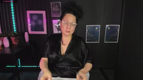 Snapshot of anita_muse chatting on 5, 1, 2025 Anita online show from 5, 1, 2025