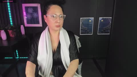 Snapshot of anita_muse chatting on 5, 1, 2025 Anita online show from 5, 1, 2025