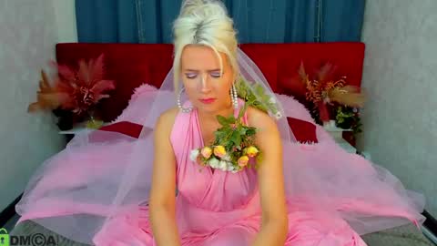 Snapshot of ann_curt chatting on 25, 5, 2026 Luna Lady online show from 25, 5, 2026