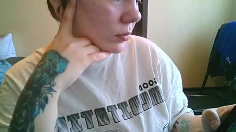 ann_lelala_ online show from 14, 2, 2025