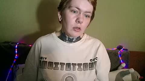 ann_lelala_ online show from 17, 2, 2025