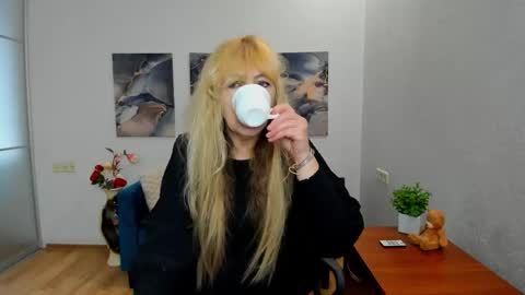 Anna Ditrih online show from 30, 3, 2026