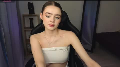 Anna online show from 6, 3, 2025