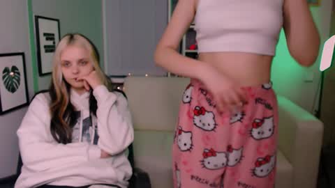 Snapshot of anna_sunshines chatting on 24, 12, 2024 Anna pvt is open online show from 24, 12, 2024