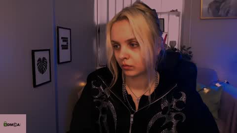 Snapshot of anna_sunshines chatting on 8, 1, 2025 Anna pvt is open online show from 8, 1, 2025