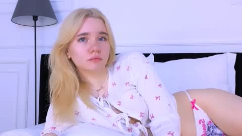 AnnaBelle online show from 29, 10, 2025