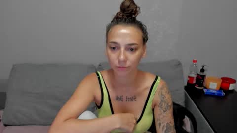 Snapshot of annabishop chatting on 21, 11, 2025 annabishop online show from 21, 11, 2025