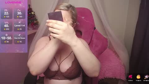Snapshot of annacherri chatting on 15, 1, 2025 AnnaCherri online show from 15, 1, 2025