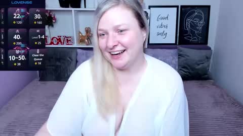 Snapshot of annacherri chatting on 14, 10, 2025 AnnaCherri online show from 14, 10, 2025