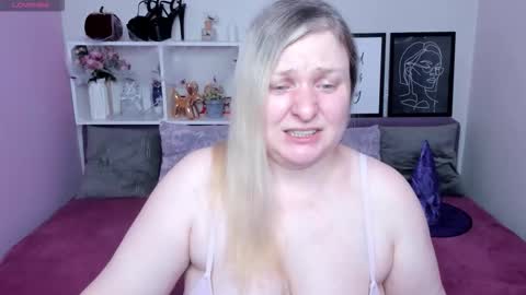 Snapshot of annacherri chatting on 29, 10, 2025 AnnaCherri online show from 29, 10, 2025