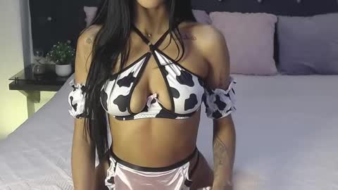 Snapshot of anne_colucci chatting on 25, 10, 2025 Anne online show from 25, 10, 2025