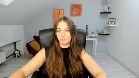 annewilsonn online show from 25, 11, 2025