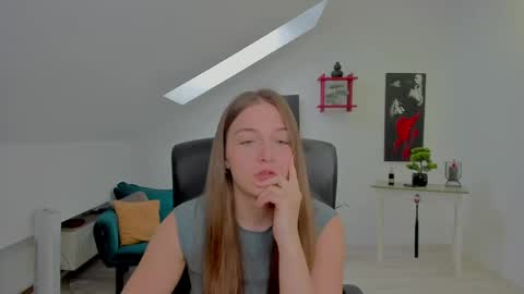 Snapshot of annewilsonn chatting on 18, 5, 2026 annewilsonn online show from 18, 5, 2026