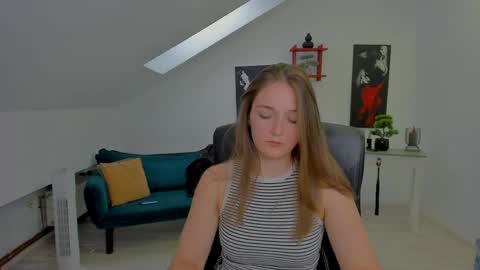 Snapshot of annewilsonn chatting on 20, 5, 2026 annewilsonn online show from 20, 5, 2026