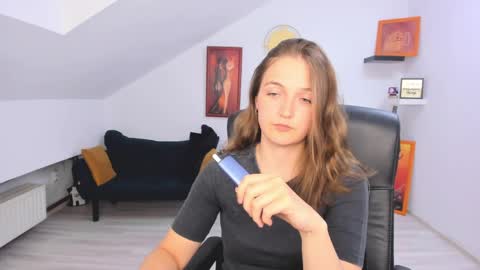 Snapshot of annewilsonn chatting on 2, 6, 2026 annewilsonn online show from 2, 6, 2026
