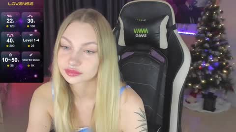 Snapshot of annie69kiss chatting on 8, 2, 2025 Annie online show from 8, 2, 2025