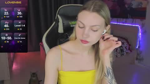 Snapshot of annie69kiss chatting on 28, 2, 2025 Annie online show from 28, 2, 2025